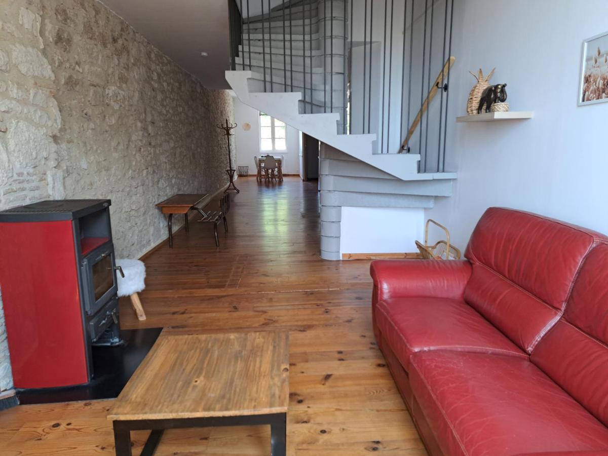 Maison De Charme Spacieuse, Terrasse Et Vue Sur La Place Monflanquin Exterior photo